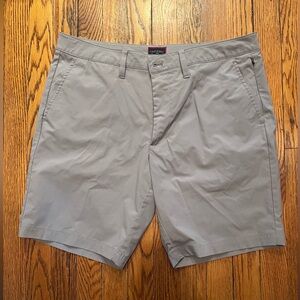 UNTUCKit traveller shorts - like new condition